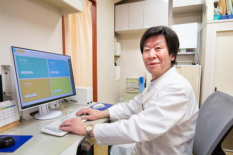 院長  京都大学  医学博士  孝橋　慶一